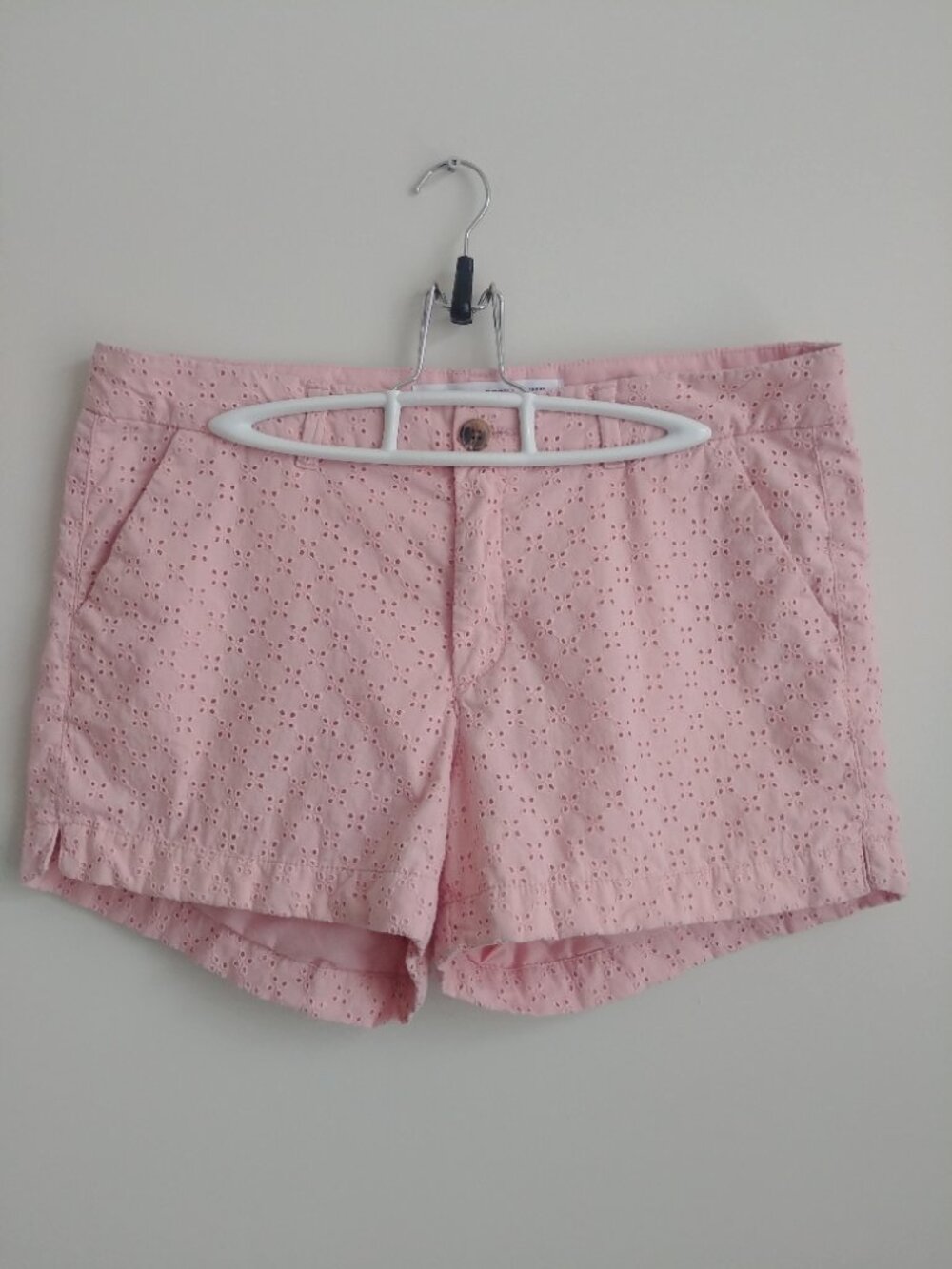 Old Navy 10 100% cotton eyelet light pink shorts Mid Rise Every Day Short
